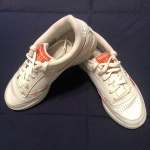 Reebok Classic Women's. Size 7.